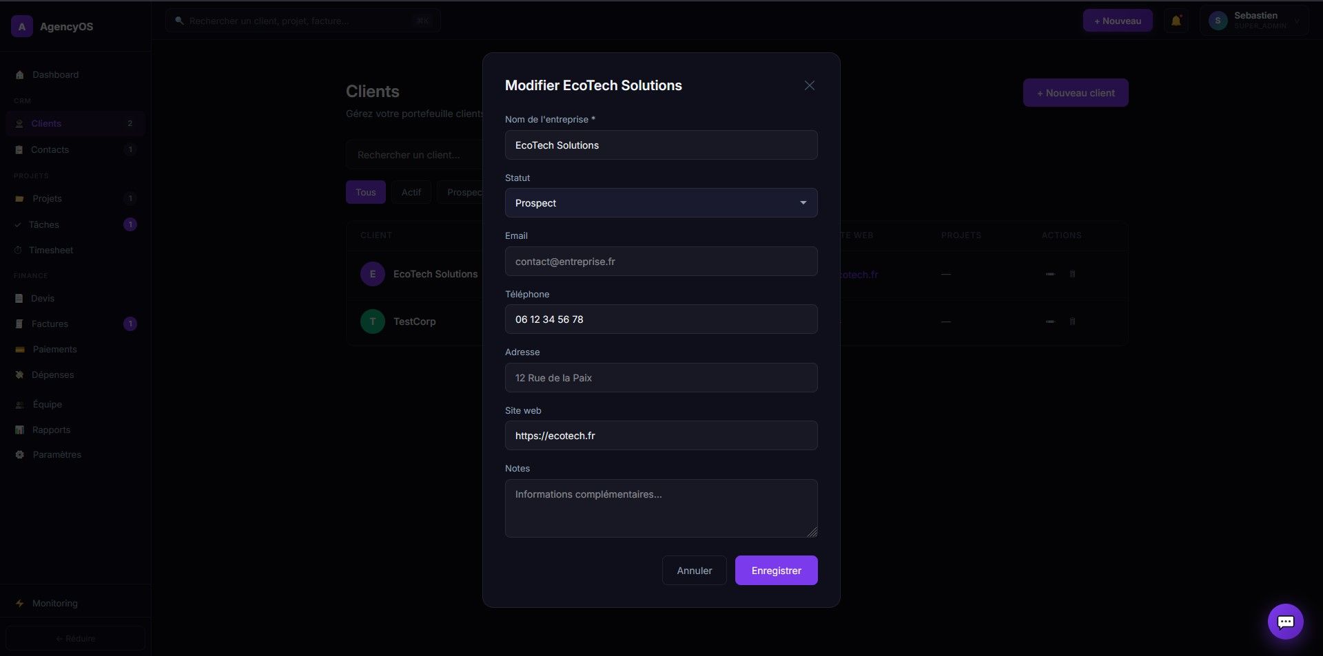 Fiche client en édition dans le CRM AgencyOS, avec coordonnées, statut et site web
